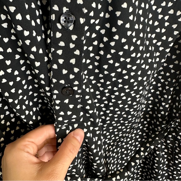 🦋5/20$🦋 Volcom heart patterned romper - Picture 5 of 11